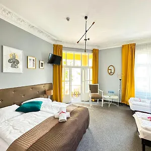 Expolis Residence - City Center - 24H #Betterthanyourex Pensionat